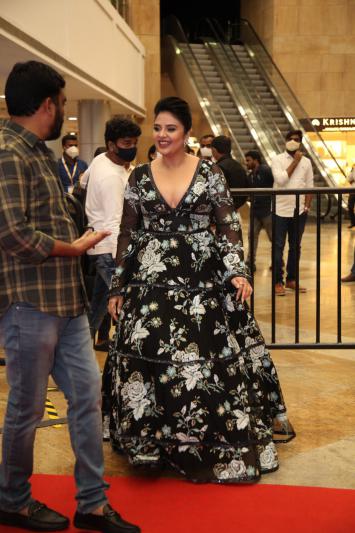 siima-awards-2021-awards-red-carpet-set-1-3.jpg