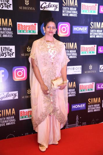 siima-awards-2021-awards-red-carpet-set-1-8.jpg