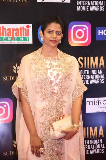 siima-awards-2021-awards-red-carpet-set-1-9.jpg
