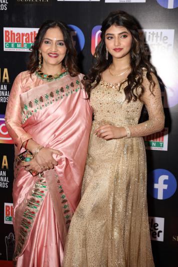siima-awards-2021-awards-red-carpet-set-2-10.jpg