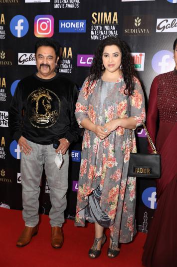 siima-awards-2021-awards-red-carpet-set-2-12.jpg