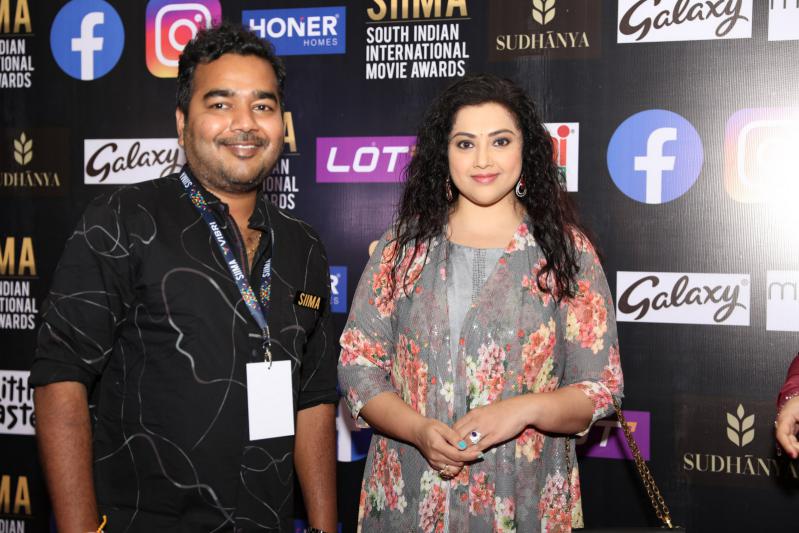 siima-awards-2021-awards-red-carpet-set-2-14.jpg