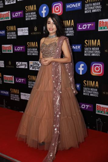 siima-awards-2021-awards-red-carpet-set-2-4.jpg