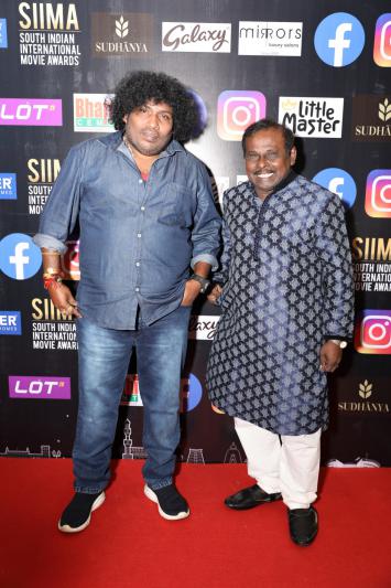 siima-awards-2021-awards-red-carpet-set-2-8.jpg