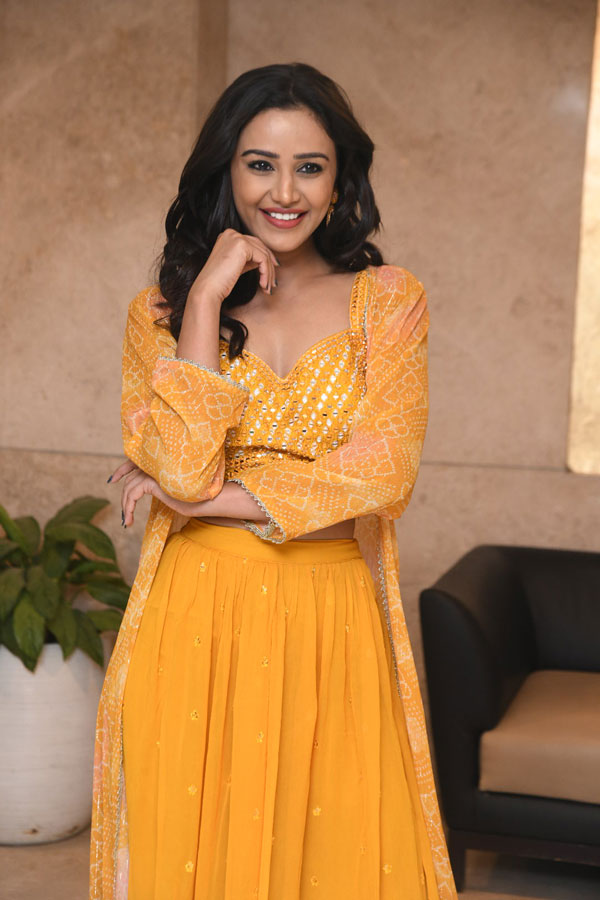 simran-gupta-stills-3-14.jpg