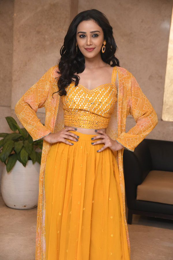 simran-gupta-stills-3-18.jpg