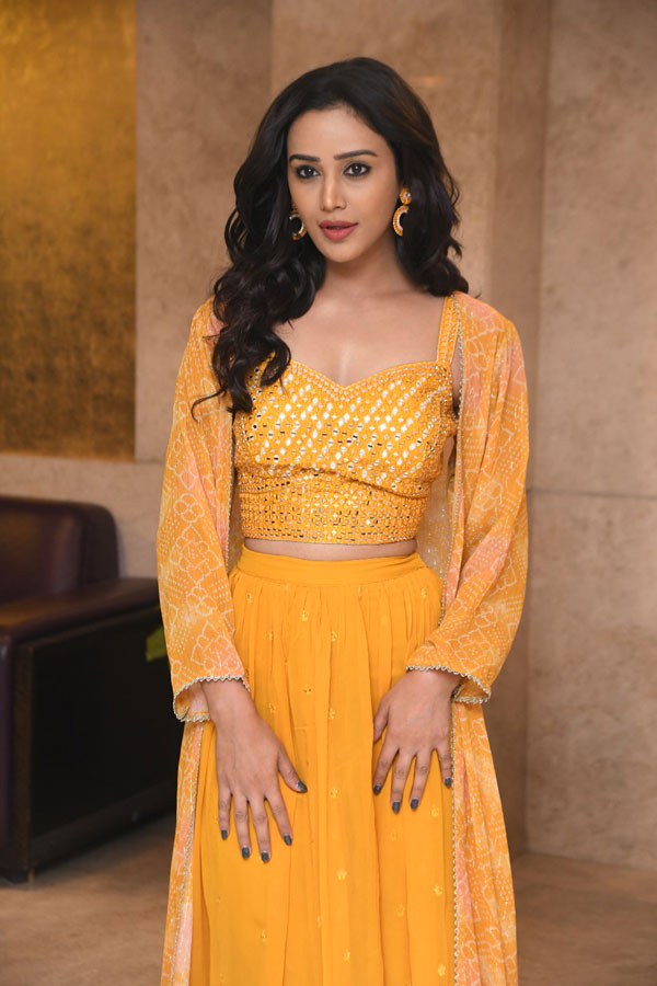 simran-gupta-stills-3-28.jpg