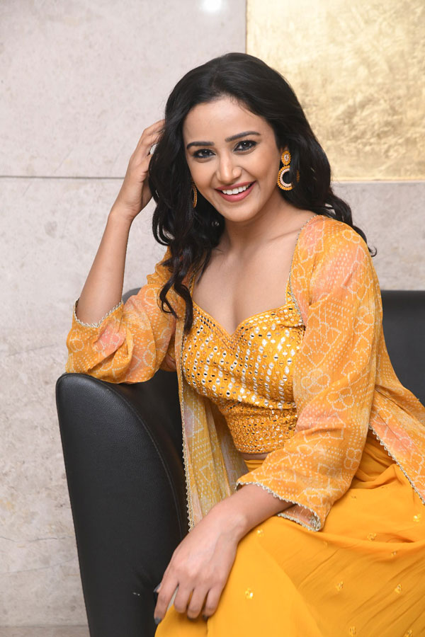 simran-gupta-stills-3-29.jpg