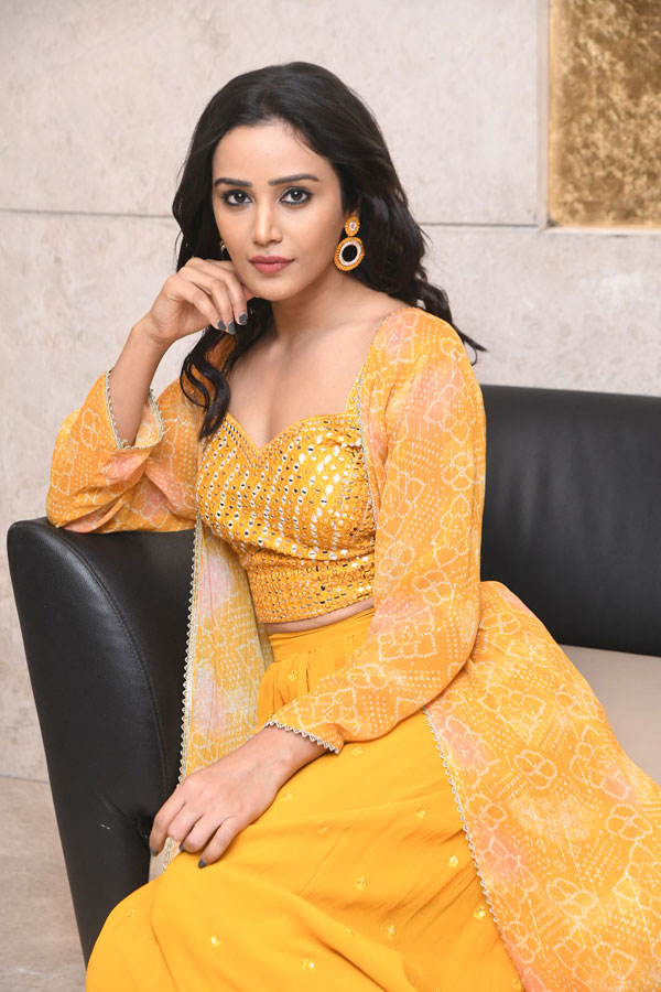 simran-gupta-stills-3-6.jpg