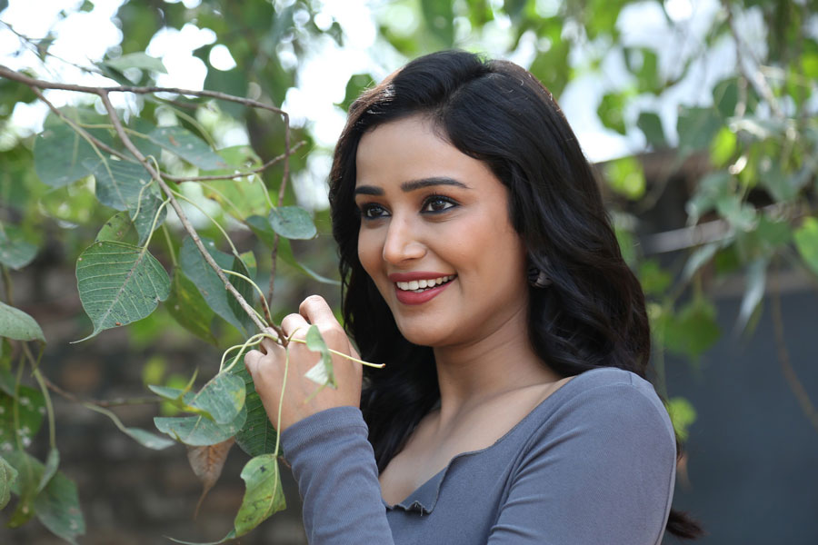 simran-gupta-stills-4-3.jpg