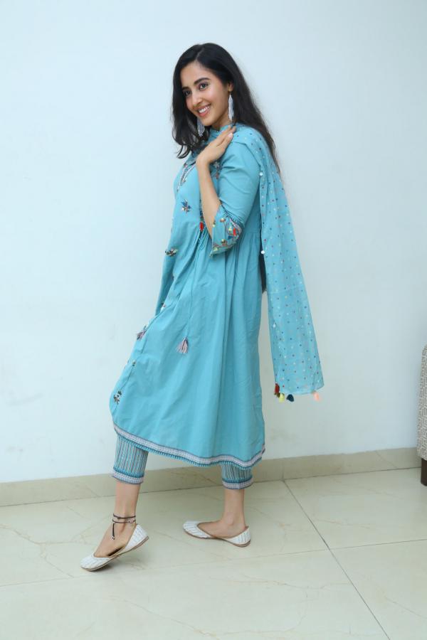 simrath-kaur-stills-14.jpg