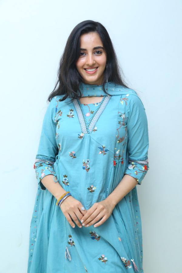simrath-kaur-stills-4.jpg