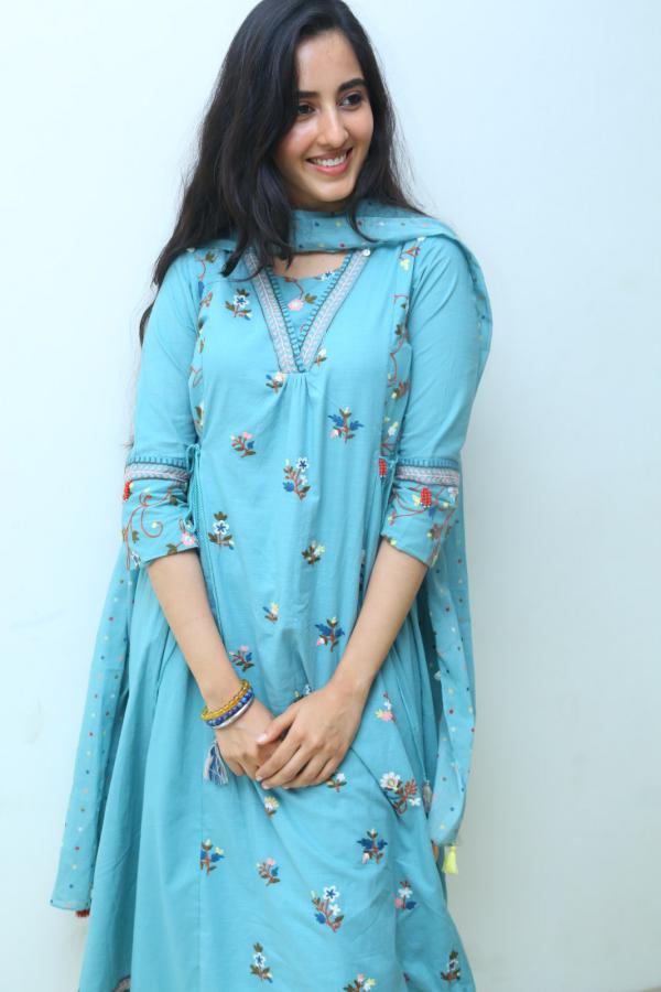 simrath-kaur-stills-5.jpg