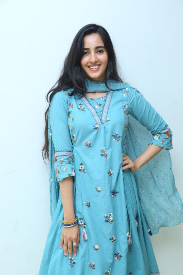 simrath-kaur-stills-6.jpg