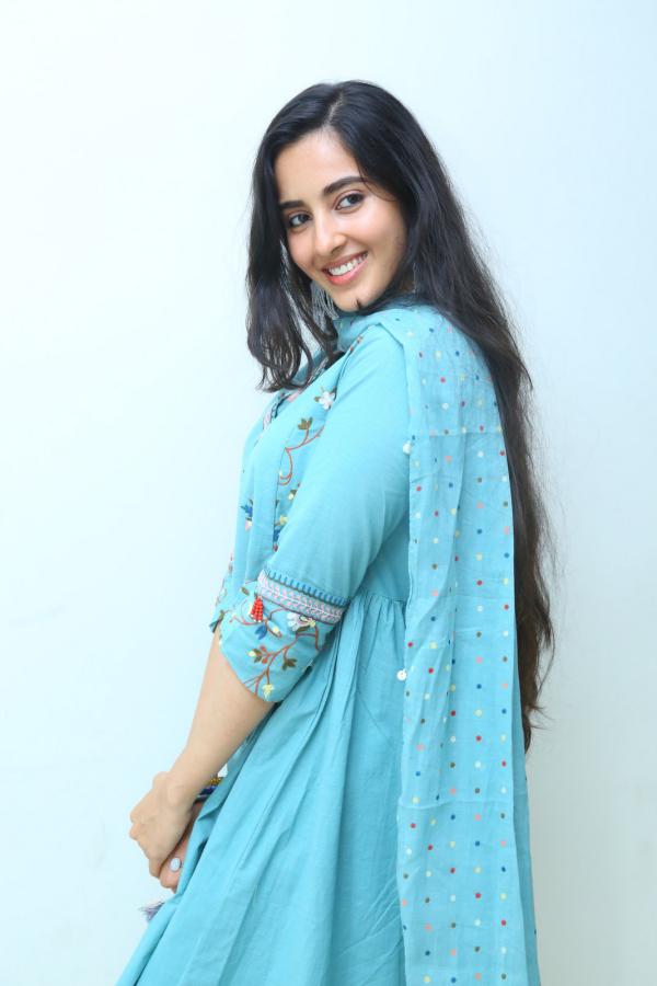 simrath-kaur-stills-8.jpg
