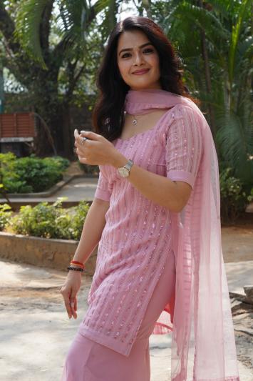 siri-prahalad-stills-10.jpg