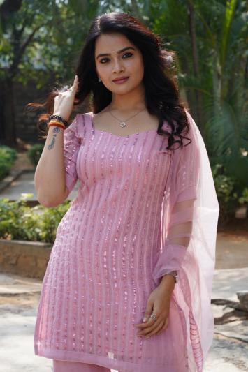 siri-prahalad-stills-2.jpg