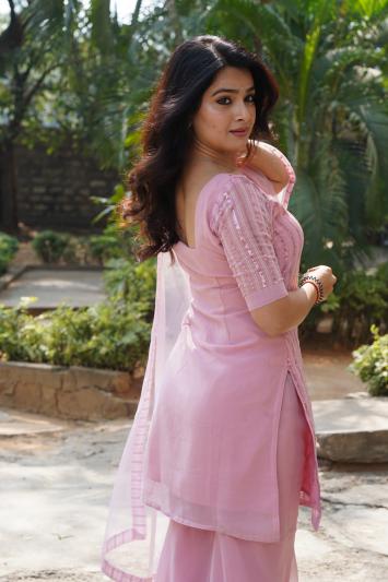 siri-prahalad-stills-5.jpg