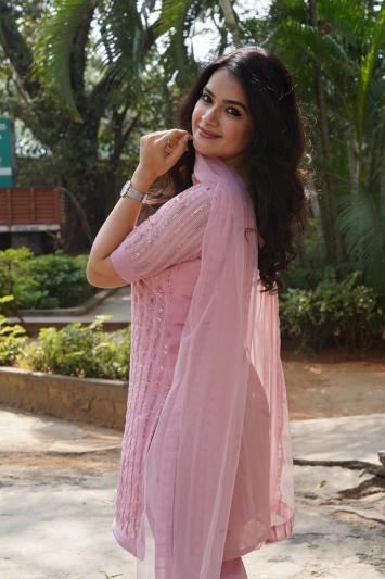 siri-prahalad-stills-9.jpg