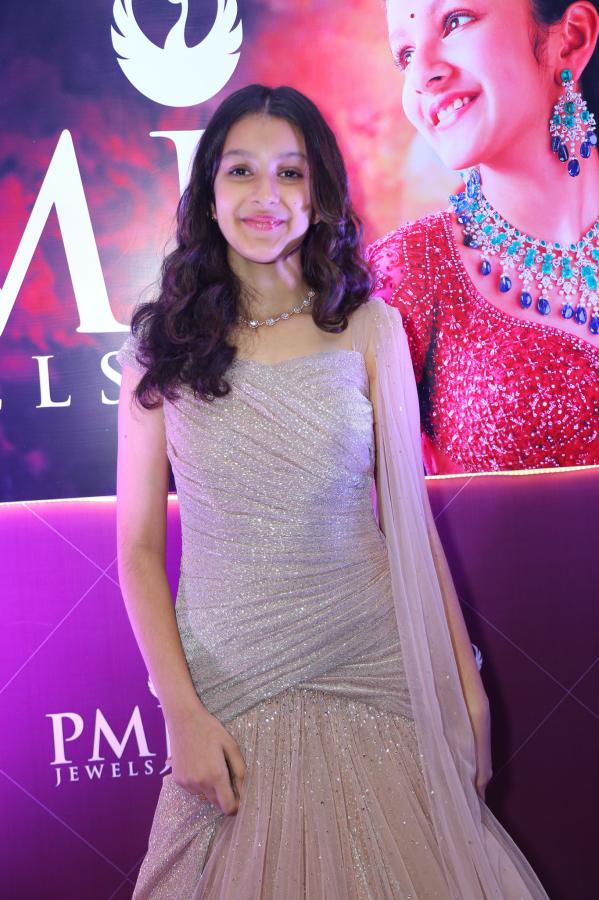 sitara-ghattamaneni-stills-8.jpg