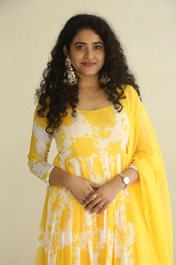 sonakshi-varma-stills-10.jpg