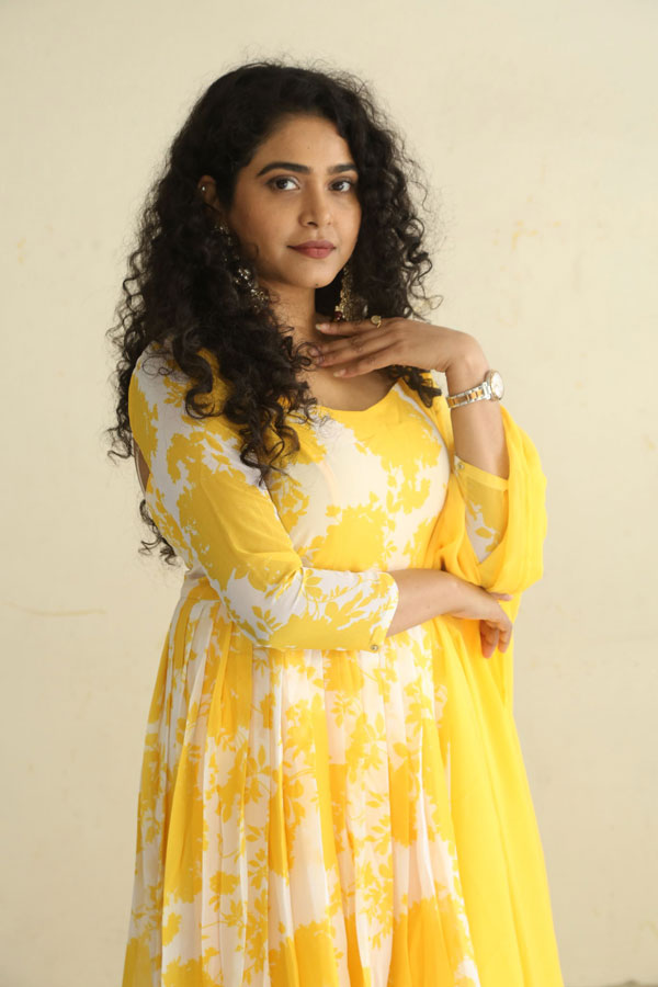 sonakshi-varma-stills-17.jpg