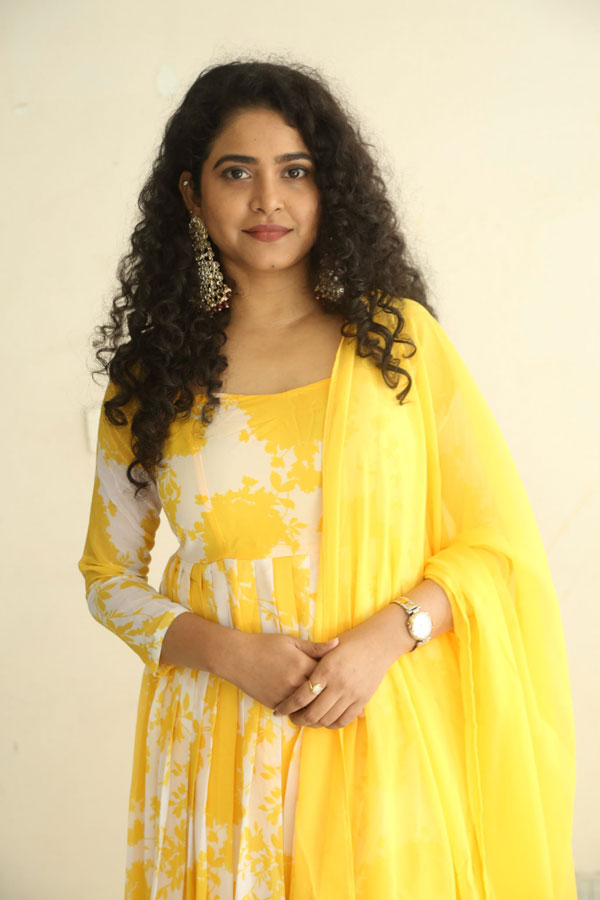 sonakshi-varma-stills-6.jpg