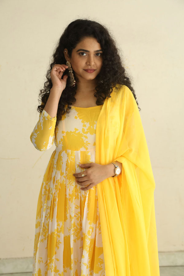sonakshi-varma-stills-8.jpg