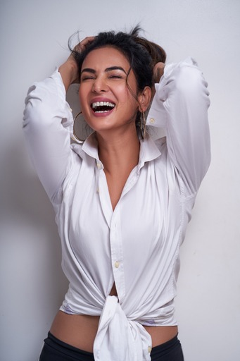 sonal-chauhan-stills-6.jpg
