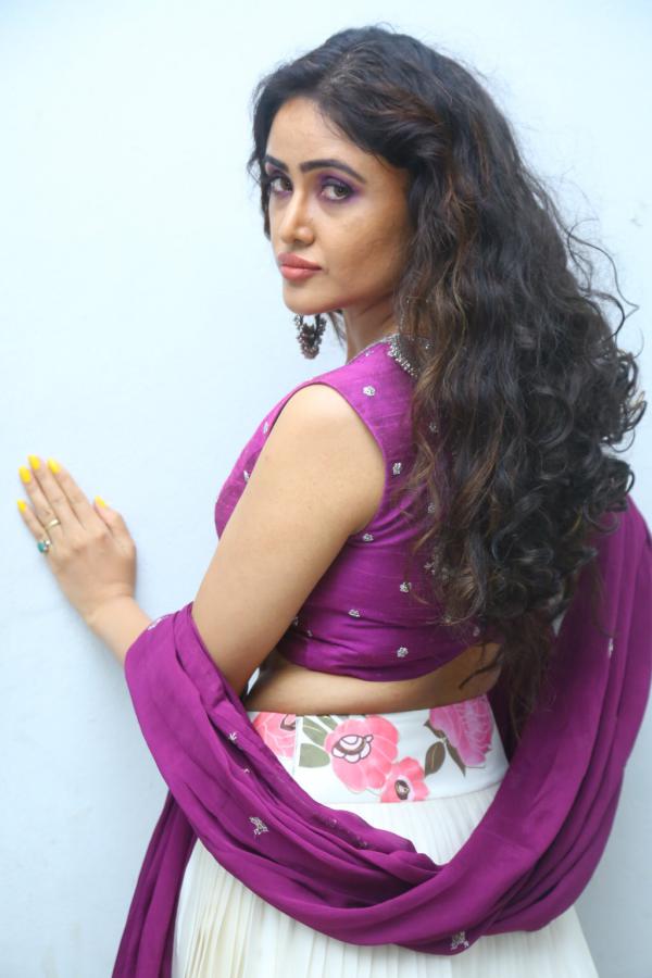 sony-cherista-stills-13.jpg
