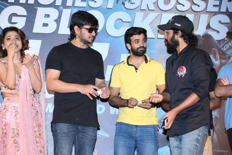 spy-movie-success-meet-14.jpg