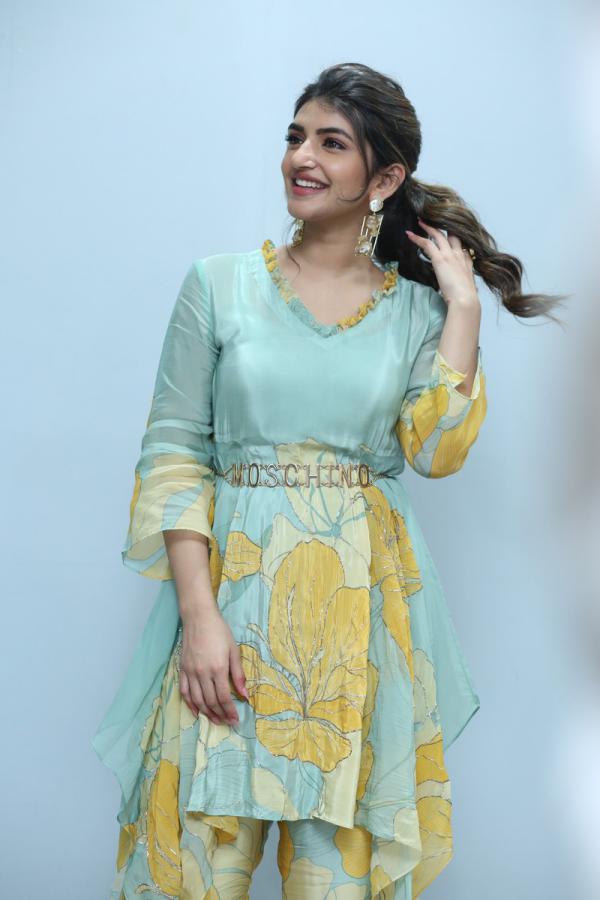 sree-leela-new-stills-13.jpg