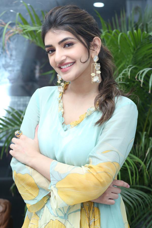 sree-leela-new-stills-17.jpg