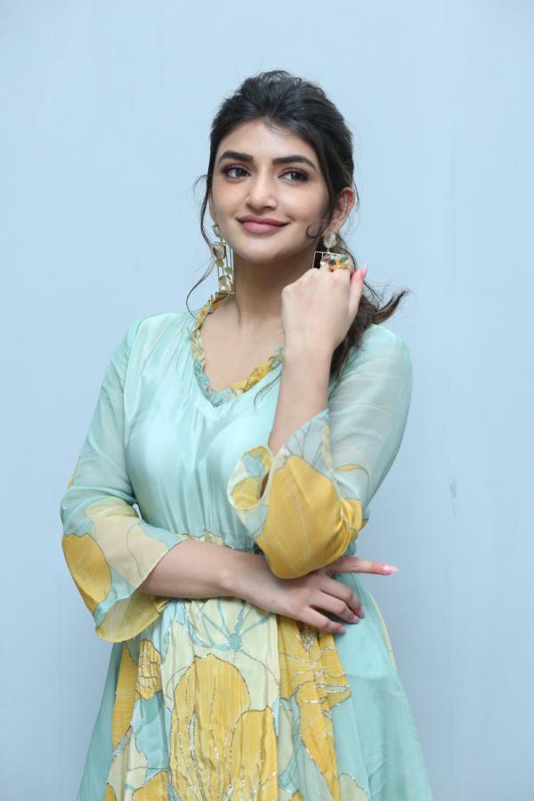 sree-leela-new-stills-8.jpg