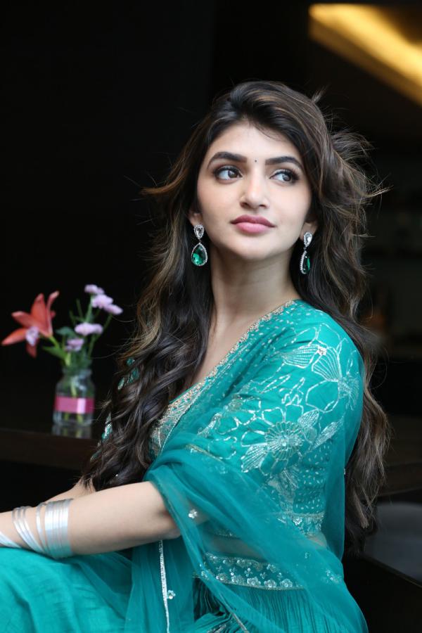 sree-leela-stills-3-4.jpg