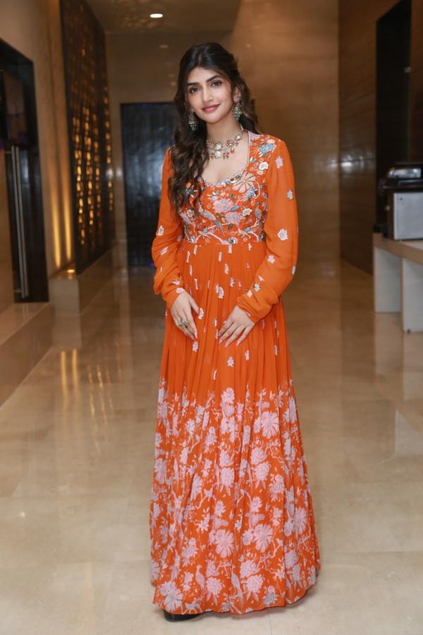 sree-leela-stills-4-6.jpg