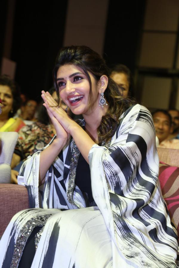sree-leela-stills-6-13.jpg