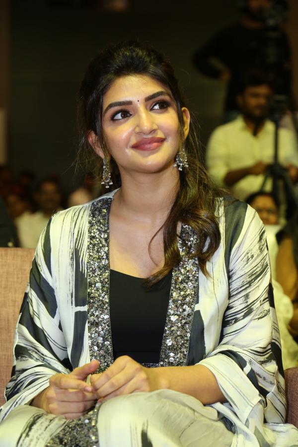 sree-leela-stills-6-7.jpg