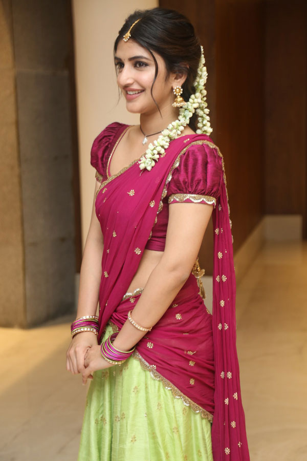 sree-leela-stills-8-20.jpg