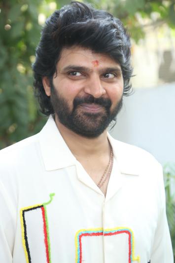 sree-vishnu-stills-2-6.jpg