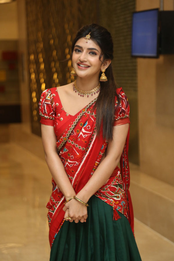 sreeleela-stills-3-16.jpg