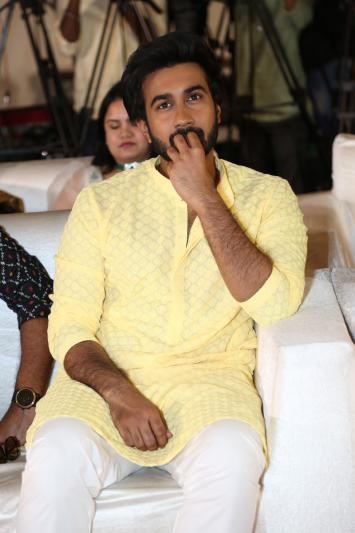 sridevi-sobhanbabu-movie-pre-release-17.jpg