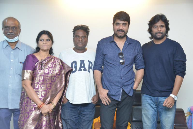 srikanth-release-mad-song-in-poison-movie-3.jpg
