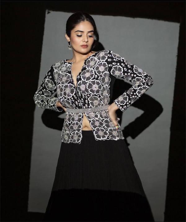 srimukhi-stills-3.jpg