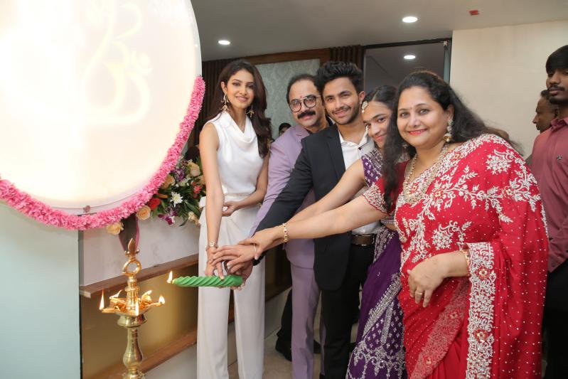 sriroop-clinic-for-skin-hair-launch-at-jubilee-hills-2.jpg