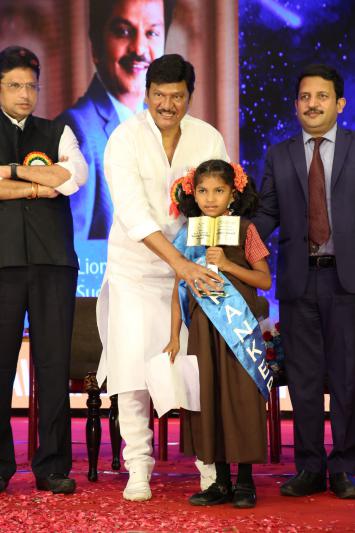 suchirindia-foundation-29th-national-state-level-awards-at-ravindra-bharathi-16.jpg