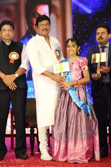 suchirindia-foundation-29th-national-state-level-awards-at-ravindra-bharathi-19.jpg