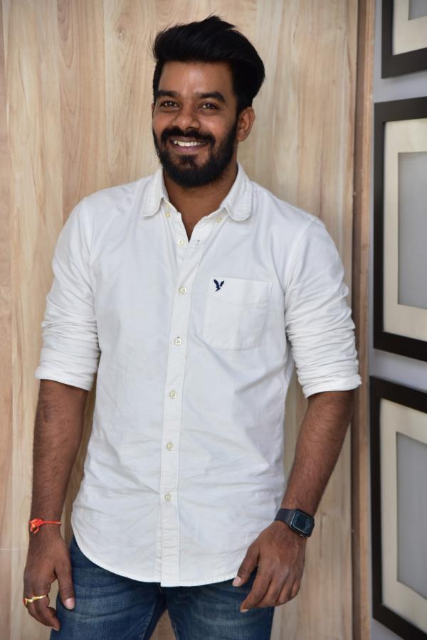 sudigali-sudheer-stills-4.jpg