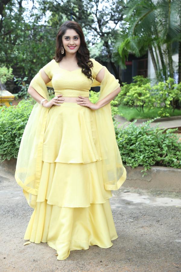 surabhi-stills-15.jpg