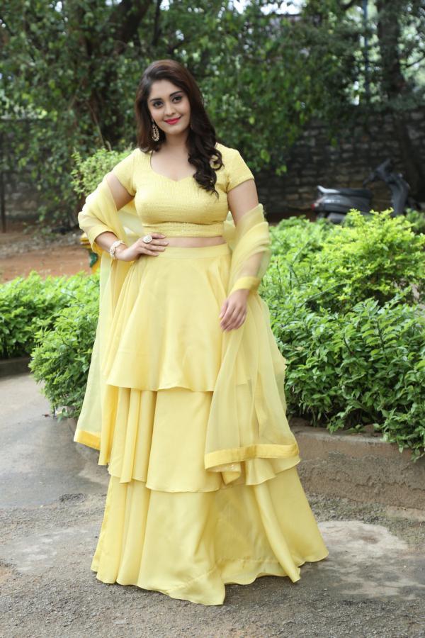 surabhi-stills-17.jpg